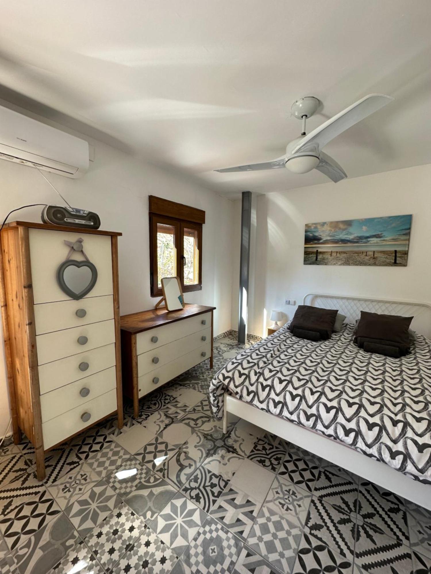 Ruzafa Terrace Oasis: Cozy A/C Apartment with Garden Access Valencia Exterior photo